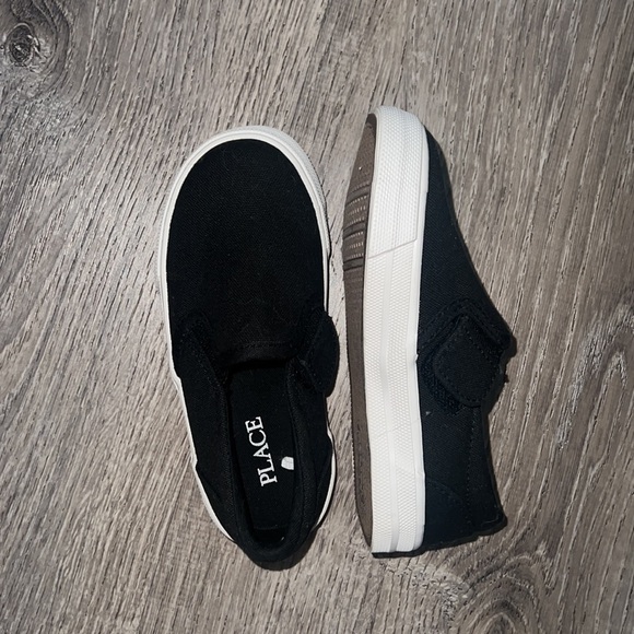 Children’s place Shoes Look like Vans - Picture 2 of 2